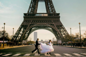 Photo Wedding Paris on the road Eiffel Tower