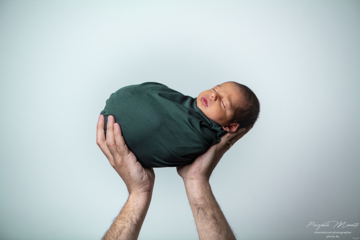 Newborn Foto Neonati in Sala Posa